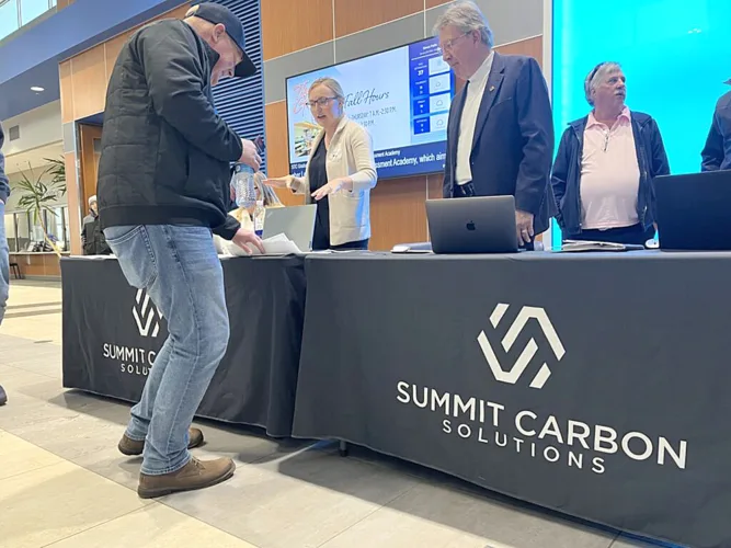 Summit forfeits 2 CO2 storage permits in ND